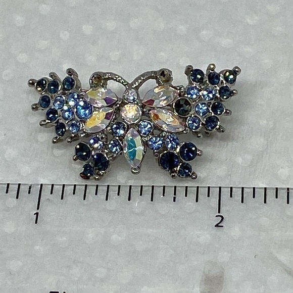 Rhinestone butterfly brooch silver tone pin - Picture 8 of 8